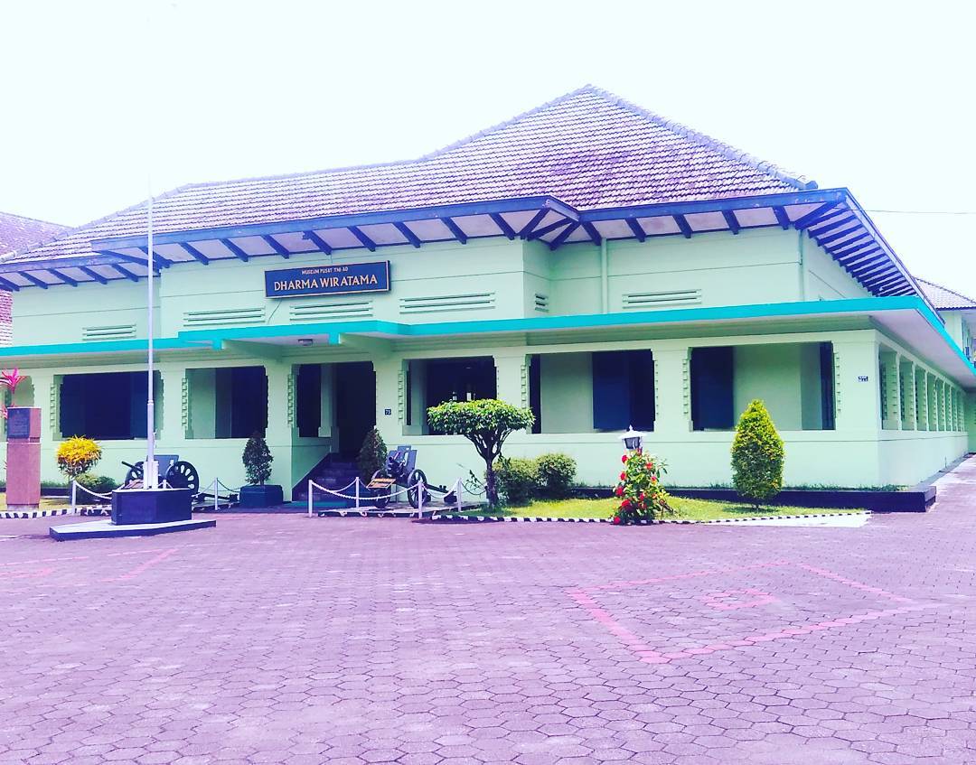 630+ Gambar Kolase Gedung HD Terbaru